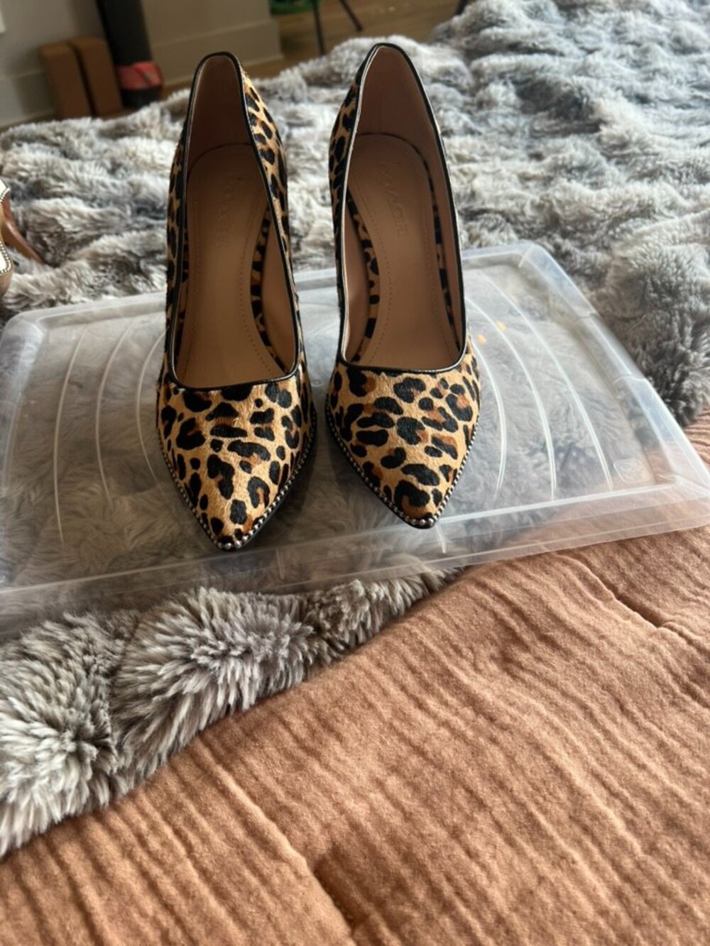Coach Leopard Calf Hair Pointed Toe Pumps Silver Stud Trim Size 9B